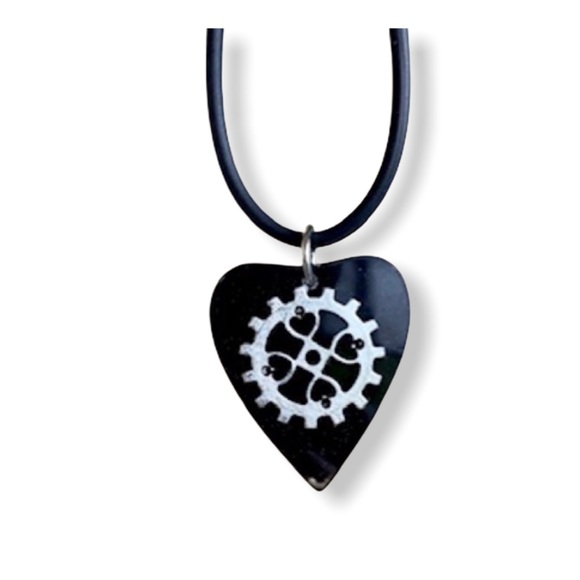 Black resin ouija board steam punk wheel necklace - Picture 9 of 12